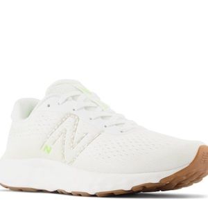 BNIB NEW BALANCE COURSE RUNNING SHOE